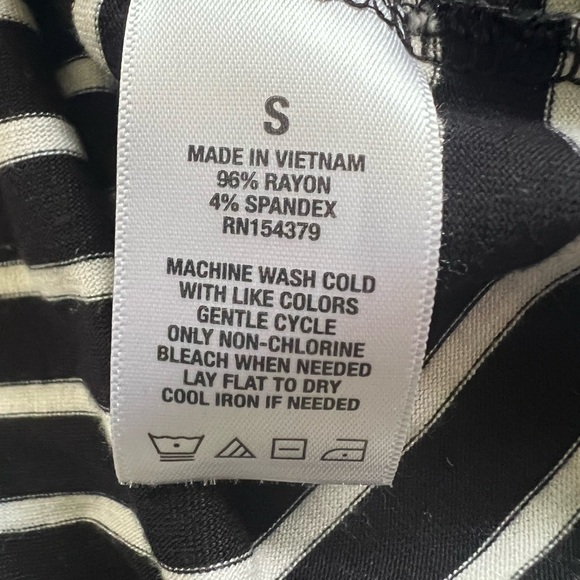 Aeropostale Women’s Seriously Soft Black & White Striped Long Sleeve T-shirt - Picture 5 of 7